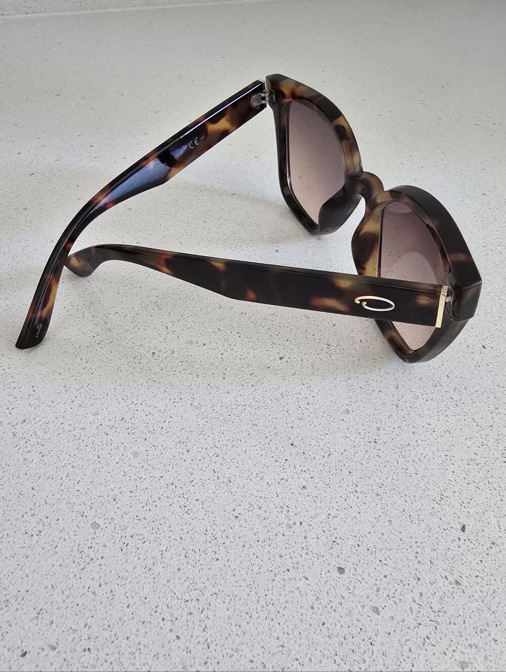 Oscar de la Renta Tortoiseshell Sunglasses - Brown/Amber Tones